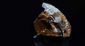 Read more about the article Eternal Diamonds For 1 Piece Of Glass